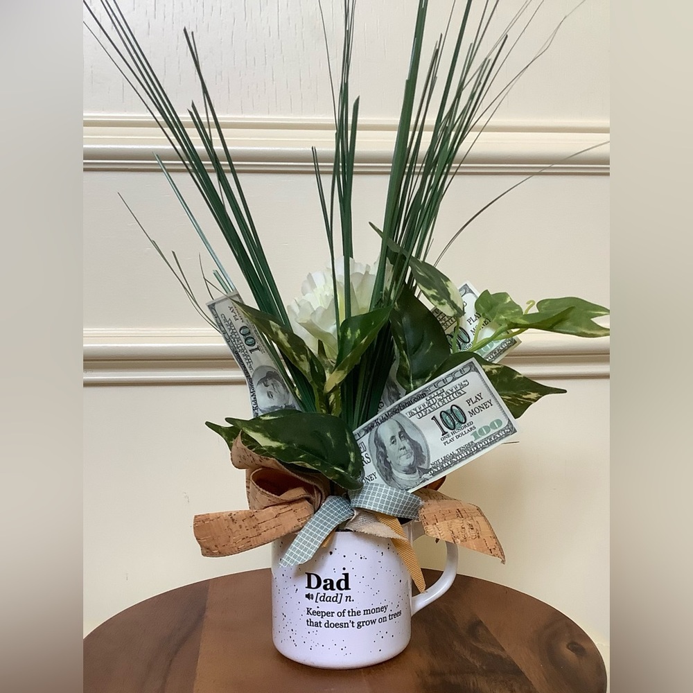 Father’s Day Mug Arrg - Dad noun, Keeper of the money that doesn’t grow on trees